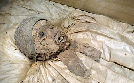 200-year-old German mummies on display