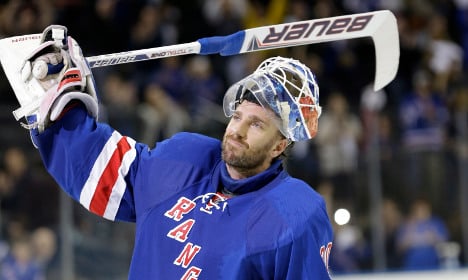 Lundqvist shines as Rangers reach NHL final