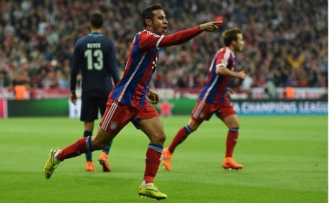 Thiago grabs the all important first goal. Photo: DPA