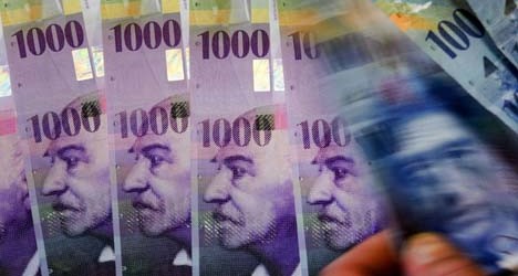 Union raps Swiss executive pay rises