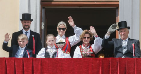 The Royal Family witnessed a record-long children's parade. Photo: Terje Pedersen / NTB scanpix