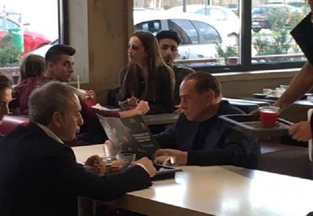 Berlusconi eats at McDonald's, goes viral