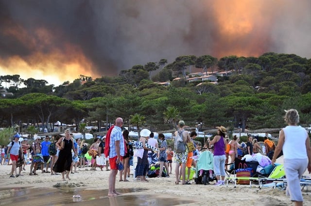 Wildfires: French locals help evacuated holidaymakers