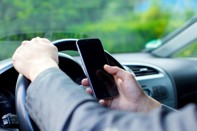 Suspended sentence for driver who caused fatal accident while using smartphone