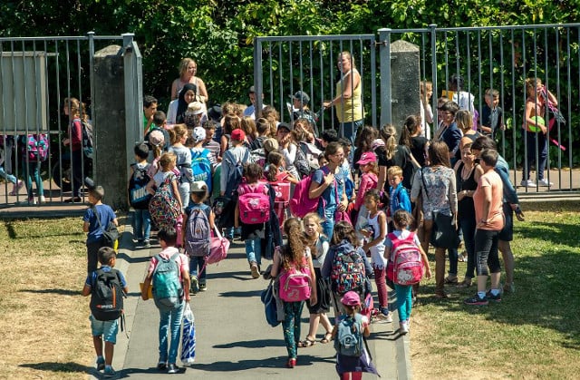 Third of French primary schools to return to a four-day week 