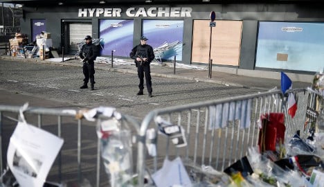 Paris: Jewish store to reopen after terror attack