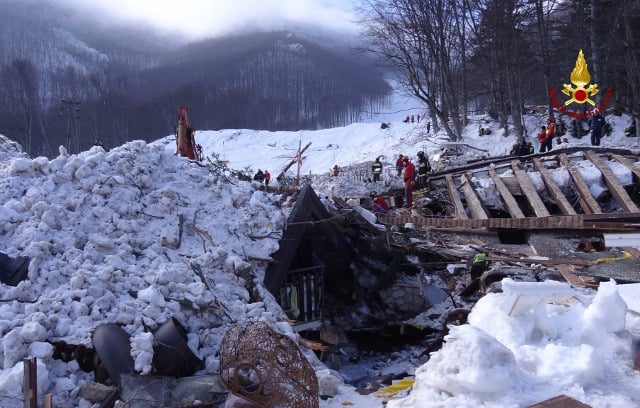 Video: This is Italy's avalanche hotel one week after the disaster