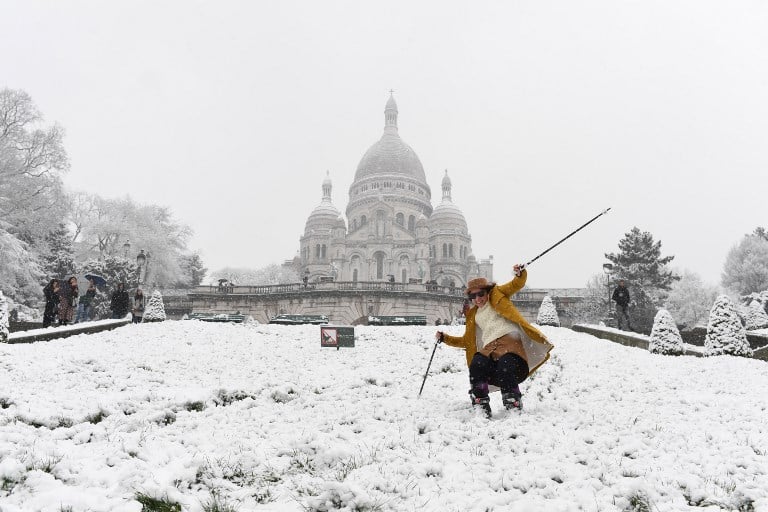 VIDEO: Parisians take to their skis to make the most of the 'City of White'
