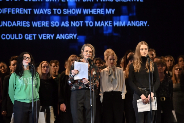 Swedish actors read out anonymous reports of harassment. Photo: Jonas Ekströmer/TT