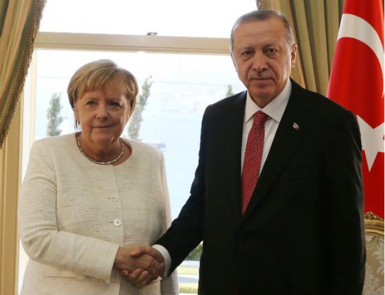 Merkel arrives in Istanbul for Syria summit