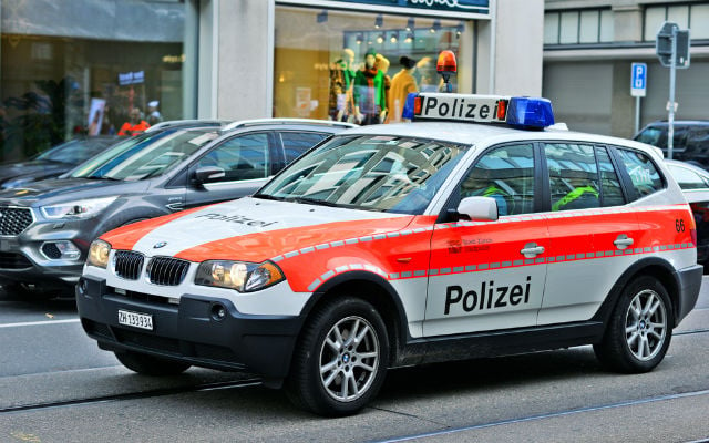 Police appeal for witnesses after 66-year-old Swiss man attacked by dogs in Bern