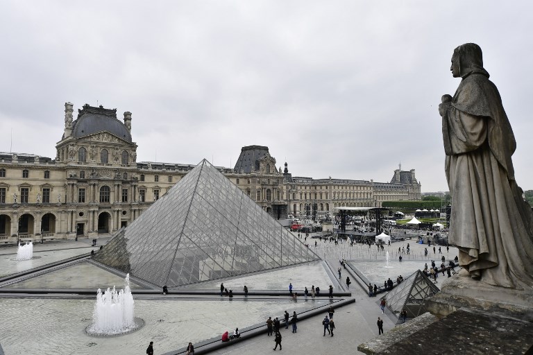 Louvre bids to pull in younger visitors by opening Saturday nights for free