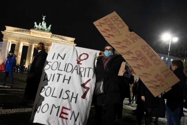 ‘Traumatised’ Poles look to Germany after abortion ruling