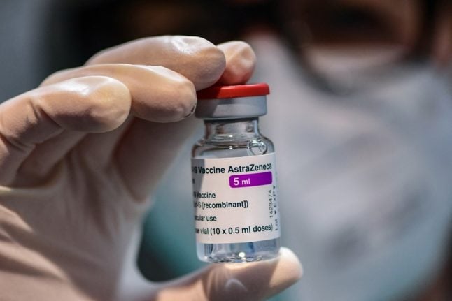 Covid-19: Italy bans batch of AstraZeneca vaccine