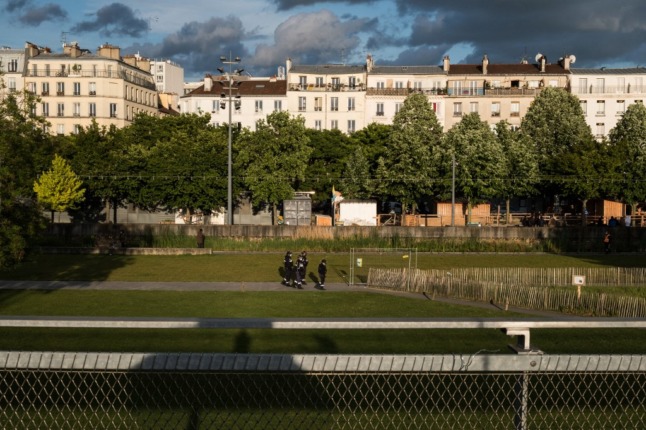 Paris mayor bans crack addicts from park after protests from local families