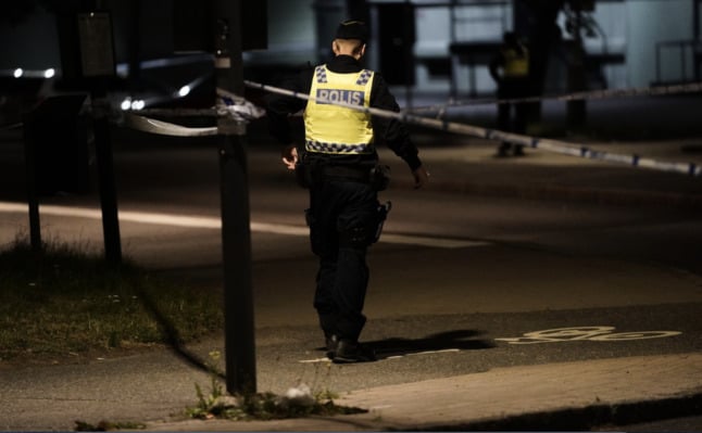 Police officer killed after shooting in Gothenburg