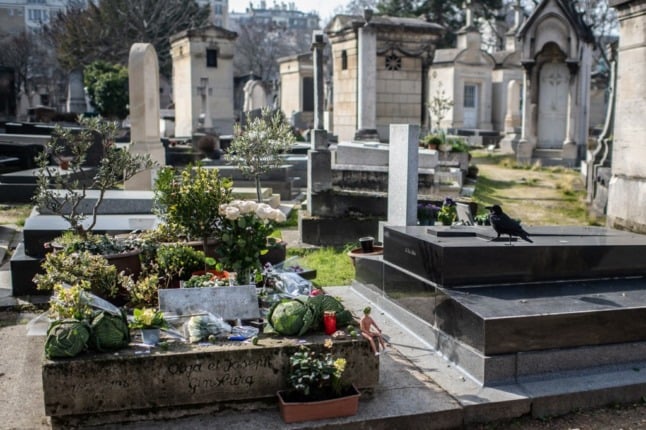 How to register a death and arrange a funeral in France