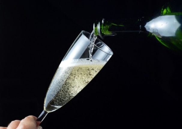 French producers must describe champagne as 'sparkling wine' in Russia