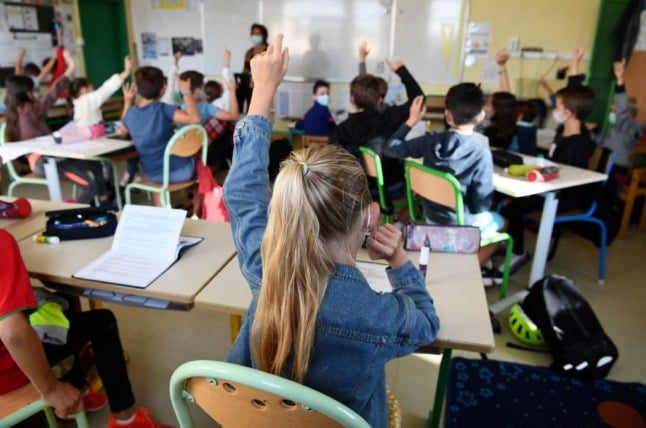 Schools to close as French teachers strike over Covid rules