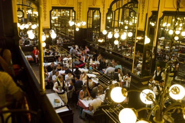 Covid risk calculator: Going to a restaurant in Paris can carry up to 98 percent chance