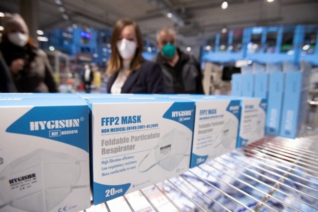 FFP2 masks protect much better against Covid infection, Swiss experts found. Photo by ALEX HALADA / AFP
