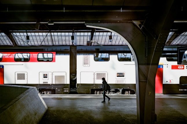 Swiss pensioner fined 90 francs for buying train fare one minute late