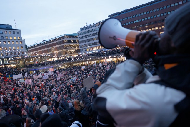 More than 10,000 join Swedish vaccine pass protests